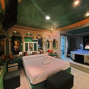 Avenida Andalucia - Solo Adultos Guest house